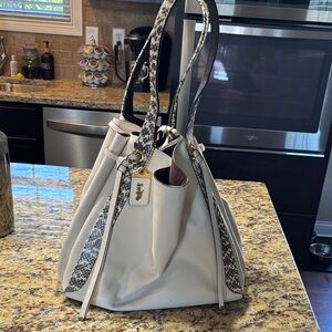 Coach White and Black Shoulder Bag